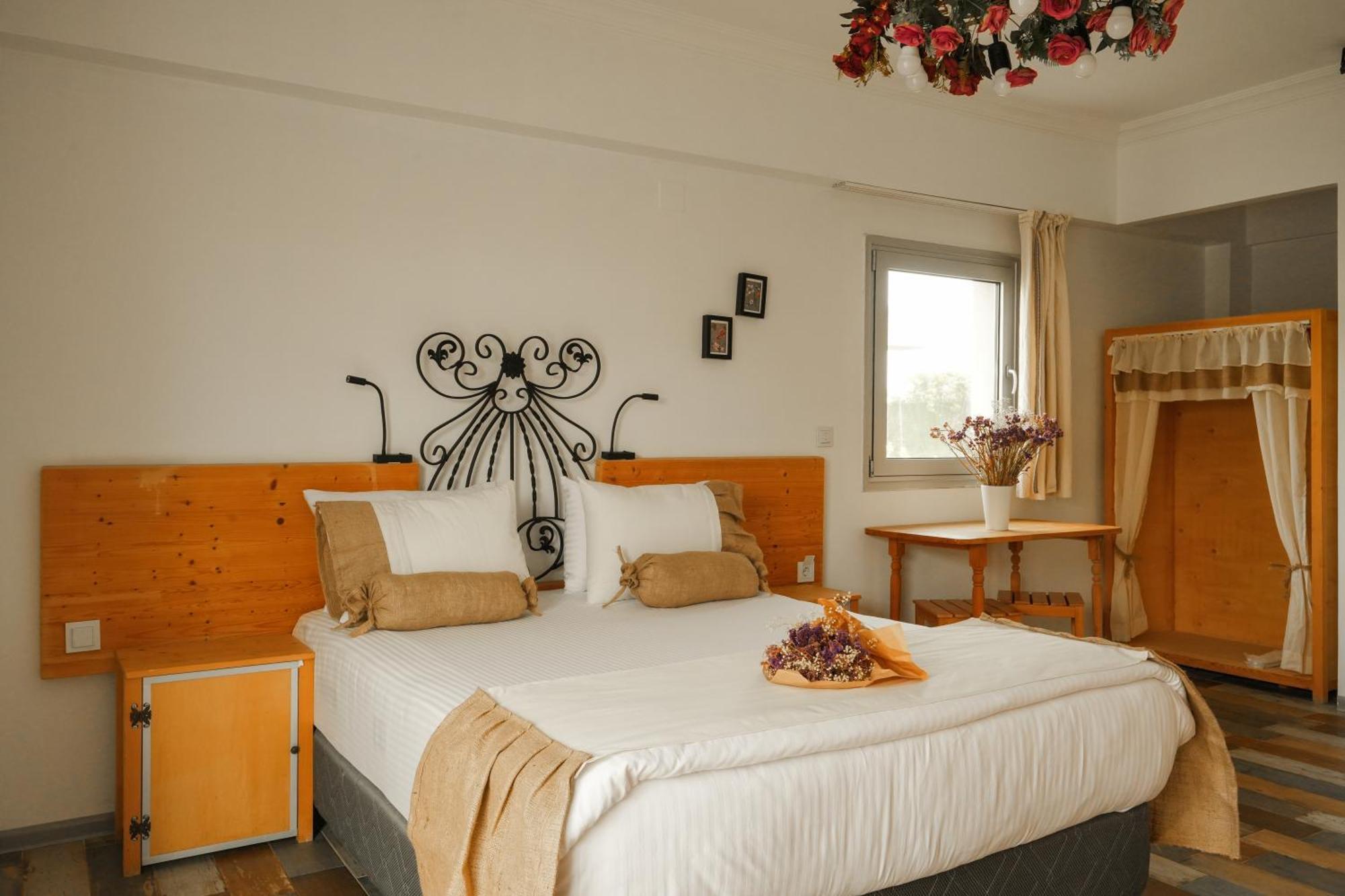 La Vida Otel Urla Exteriör bild